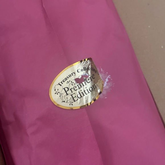 Paradise Galleries Treasury Collection Angel Of Love Patricia Rose 14" Porcelain - Picture 4 of 5